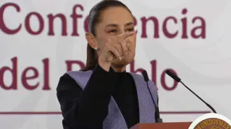 La presidenta de México, Claudia Sheinbaum, cuestionó el rechazo a la modificación sobre la revocación de mandato incluida en el llamado “Plan B” de la reforma electoral, al considerar que no existieron argumentos suficientes para impedir que este mecanismo pudiera realizarse en un año distinto al cuarto de gobierno.

Para más información del tema, visita: https://www.eleconomista.com.mx/

¡Síguenos en nuestras redes sociales para mantenerte informado!

Twitter: https://twitter.com/eleconomista 
Facebook: https://www.facebook.com/ElEconomista.mx
Instagram: https://www.instagram.com/eleconomistamx
LinkedIn: https://www.linkedin.com/company/el-economista/

#ElEconomista #Sheinbaum