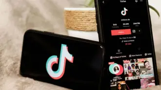 La adicción a TikTok y a los videos cortos no descansa únicamente en la plataforma, sino también en condiciones psicológicas ligadas con la autorregulación cognitiva y emocional.

¡Síguenos en nuestras redes sociales para mantenerte informado!