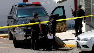Roberto Castañeda Tejeda, director de la Junta de Agua Potable, Drenaje, Alcantarillado y Saneamiento del Municipio de Irapuato (Japami), Guanajuato fue asesinado ayer a plena luz del día en un ataque armado directo cuando conducía su camioneta rumbo a su oficina.