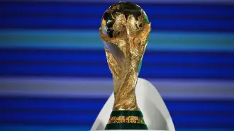 El trofeo de la Copa Mundial de la FIFA es una de las piezas más icónicas del deporte. Su diseño, materiales y proceso de fabricación lo convierten en un objeto único, con características poco conocidas para la mayoría de los aficionados.