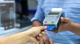 Cerca de 40% de los negocios pequeños acepta pagos con tarjeta de crédito o transferencia, lo cual puede aumentar sus ventas hasta 60%, según la Anpec; usuarios ven con agrado este avance en pagos digitales, pero reconocen que pueden llegar a gastar más que si usan sólo efectivo.