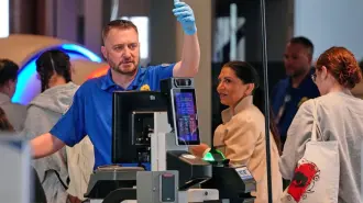 La congestión en los aeropuertos de Estados Unidos se espera que disminuya esta semana después de que el presidente Donald Trump ordenara el pago a los agentes de seguridad, en medio de la parálisis parcial del gobierno.