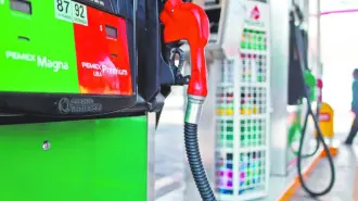 La presidenta Claudia Sheinbaum aseguró en la reunión del martes con empresarios gasolineros que partir de septiembre todo pago de gasolina y casetas será mediante tarjeta o sistema CODI del Banxico.

¡Síguenos en nuestras redes sociales para mantenerte informado!