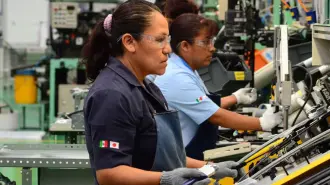 De los empleos eliminados en marzo, la mayoría fueron formales. La ocupación formal cayó en 102,517 plazas, de acuerdo con datos de la Encuesta Nacional de Ocupación y Empleo (ENOE).

¡Síguenos en nuestras redes sociales para mantenerte informado!