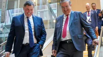 El secretario de Economía Marcelo Ebrard y su homólogo, el ministro canadiense de Comercio, Dominic LeBlanc.