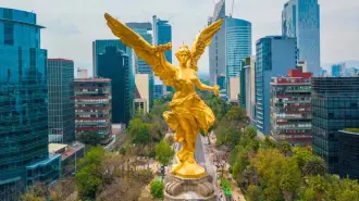 La economía mexicana empezaría el segundo trimestre del año con un mejor desempeño, acelerando ligeramente su crecimiento en abril.

Para más información del tema, visita: https://www.eleconomista.com.mx/economia/actividad-economica-mexico-acelero-ligeramente-crecimiento-abril-0-3-interanual-20260519-814267.html

¡Síguenos en nuestras redes sociales para mantenerte informado!

Twitter: https://twitter.com/eleconomista 
Facebook: https://www.facebook.com/ElEconomista.mx
Instagram: https://www.instagram.com/eleconomistamx
LinkedIn: https://www.linkedin.com/company/el-economista/

#ElEconomista #EconomíadeMéxico #Inegi