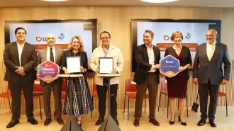 Durante la firma  del convenio participaron representantes de la SEP, Secretaría de Turismo, Secretaría de Economía, así como directivos de Platzi y DiDi.