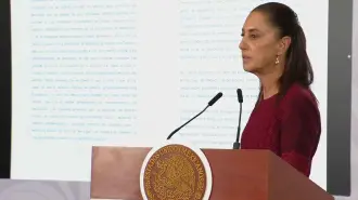La presidenta de México, Claudia Sheinbaum, aseguró este jueves que existe una “ofensiva” política y mediática contra su gobierno y contra el expresidente López Obrador, la cualbusca debilitar a la llamada Cuarta Transformación.

Para más información del tema, visita: https://www.eleconomista.com.mx/politica/sheinbaum-considera-haya-tension-eu-carta-amlo-20260604-816874.html

¡Síguenos en nuestras redes sociales para mantenerte informado!

#ElEconomista #Sheinbaum #AMLO