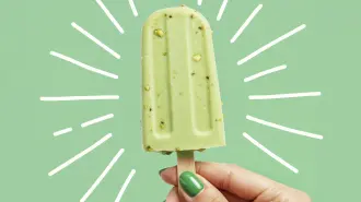 Cómo hacer paletas de matcha: receta con té verde y antioxidantes para el calor