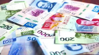 La divisa local toca nuevamente la zona clave, en un mercado que estudia cifras laborales en EU que resultaron más débiles de lo previsto por los analistas.

Para más información del tema, visita: https://www.eleconomista.com.mx/mercados/precio-dolar-hoy-1-septiembre-cuanto-cotiza-20260901-831257.html

¡Síguenos en nuestras redes sociales para mantenerte informado! 

Twitter: https://twitter.com/eleconomista 
Sitio web: https://www.eleconomista.com.mx/ 
Facebook: https://www.facebook.com/ElEconomista.mx 
Instagram: https://www.instagram.com/eleconomistamx 

#ElEconomista #EETV #Mercados