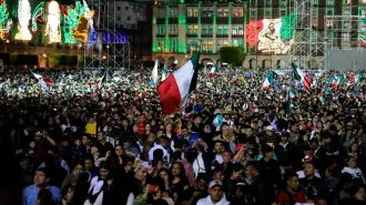 El 16 de septiembre es un día de descanso obligatorio; quienes trabajen deben recibir una compensación adicional. Para quienes no laboren, se mantiene el sueldo ordinario, conforme a la Ley Federal del Trabajo.