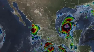 Autoridades ambientales informaron que la depresión tropical 9 se intensificó la madrugada de este miércoles a la tormenta tropical Isaias.
Para más información del tema, visita: https://www.eleconomista.com.mx/politica/depresion-tropical-9-intensifica-tormenta-tropical-isaias-trayectoria-20261007-837340.html

¡Síguenos en nuestras redes sociales para mantenerte informado! 

Twitter: https://twitter.com/eleconomista 
Sitio web: https://www.eleconomista.com.mx/ 
Facebook: https://www.facebook.com/ElEconomista.mx 
Instagram: https://www.instagram.com/eleconomistamx 

#ElEconomista #EETV #Política