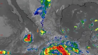 La Conagua precisó que el centro del huracán se localizaba esta mañana aproximadamente a 465 kilómetros al sur-suroeste del puerto de Acapulco y a 720 kilómetros al sur-sureste de Manzanillo, Colima.