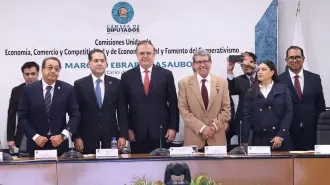 El titular de la Secretaría de Economía, Marcelo Ebrard, compareció ante diputados.
