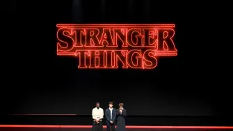 Gaten Matarazzo, Noah Schnapp y Caleb McLaughlin representaron a Stranger Things en el Upfront 2025 de Netflix