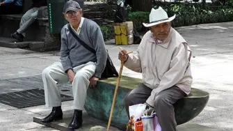 Mientras una pensión de un trabajador de la Comisión Federal de Electricidad es de 961,365 pesos, la de alguien que cotiza al Instituto Mexicano del Seguro Social es de 179,609 pesos.