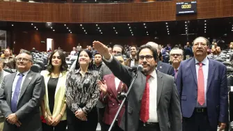 César David Vives Flores tomó protesta como titular de Asuntos Internacionales de la SHCP durante la sesión plenaria de la Cámara de Diputados de este martes 2 de diciembre.