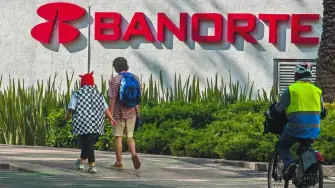 El grupo financiero detalló que el cierre de dicha operación, se alinea con su estrategia digital integral, enfocada en apalancarse de la escala de negocio y tecnológica de Banorte.

Para más información del tema, visita: https://news.afp.com/#/c/main/actu/videos?id=newsml.afp.com.20251219T105436Z.doc-88mb4cq&type=video

¡Síguenos en nuestras redes sociales para mantenerte informado!

Twitter: https://twitter.com/eleconomista
Facebook: https://www.facebook.com/ElEconomista.mx
Instagram: https://www.instagram.com/eleconomistamx
LinkedIn: https://www.linkedin.com/company/el-economista/

#ElEconomista #EETV