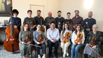 Venus Rey JR dirigió la Pythagoras Orchestra.