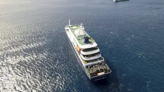 El gobierno estadounidense anunció el viernes que estaba organizando un vuelo para evacuar a sus ciudadanos a bordo del crucero afectado por hantavirus que se encuentra ante las Islas Canarias.