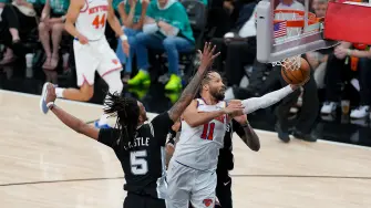 Los Knicks, que remontaron una desventaja de 14 puntos en el tercer cuarto, suman 12 partidos invictos en estos playoffs.