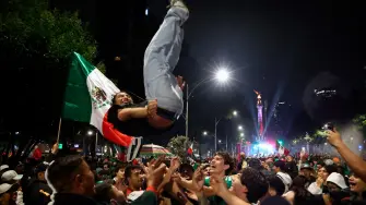 Aficionados de futbol salieron a las calles de la capital el pasado miércoles el triunfo de México frente a Corea del Sur en la Segunda Jornada de la Fase de Grupos del Mundial 2026.