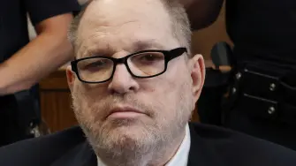 Former Hollywood film producer Harvey Weinstein appears in Manhattan Supreme Court during his retrial in New York City on May 15, 2026. A US judge on Friday declared a mistrial in the new trial of disgraced cinema mogul Harvey Weinstein after a jury once again failed to reach a verdict on allegations he sexually assaulted actor Jessica Mann, the prosecutor said. "While we are disappointed that the proceedings ended with a mistrial, we deeply respect the jury system and sincerely thank all of the jurors for their time and dedication. For nearly a decade, Jessica Mann has fought for justice," Manhattan District Attorney Alvin Bragg said in a statement. (Photo by TIMOTHY A. CLARY / POOL / AFP)