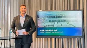 Klaus von Moltke, presidente y CEO de BMW Group Planta San Luis Potosí.