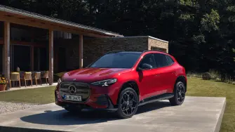 Mercedes-Benz GLA. 2027Exterieur: MANUFAKTUR Patagonienrot MetallicInterieur: ARTICO man-made leather/MICROCUT microfibre black The all-new Mercedes-Benz GLA electric.Exterior: MANUFAKTUR patagonia red metallicInterior: ARTICO man-made leather/MICROCUT microfibre black