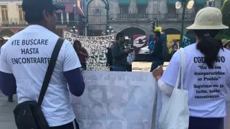 Al grito de ¡los buscamos porque los queremos!, el contingente de la VIII Marcha por la Dignidad Nacional exige verdad y justicia por la desaparición forzada de sus seres queridos en diferentes ciudades del país. Integrado por más de 50 colectivos encabezados por madres de desaparecidos, exigen a las autoridades que aparezcan sus familiares y la identificación de sus cuerpos.