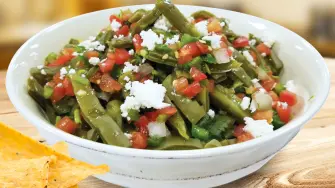 El nopal y el frijol deben estar más presentes en la dieta. Foto: Especial