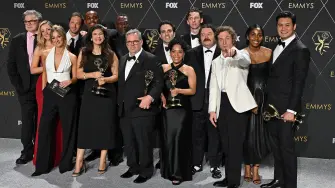 Actores y equipo de la serie The Bear. Foto: AFP