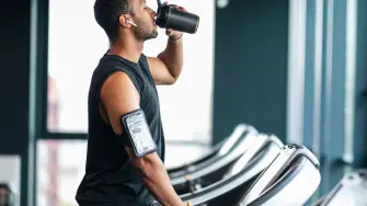 La eventualidad de que la ingesta de bebidas energéticas produzca efectos positivos o negativos se debe en gran medida a los factores genéticos. Foto: Shutterstock.