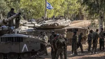 El Departamento de Estado norteamericano ha indicado este lunes que Israel ha lanzado ya incursiones terrestres contra infraestructuras del partido-milicia chií Hezbolá cerca de la frontera entre Líbano e Israel.

Para más información del tema, visita: https://www.eleconomista.com.mx/internacionales/eu-confirma-incursiones-terrestres-israelies-libano-20240930-728036.html

¡Síguenos en nuestras redes sociales para mantenerte informado!

Twitter: https://twitter.com/eleconomista 
Facebook: https://www.facebook.com/ElEconomista.mx
Instagram: https://www.instagram.com/eleconomistamx
LinkedIn: https://www.linkedin.com/company/el-economista/

#ElEconomista #EETV