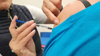 Aplicación de vacuna.