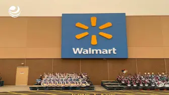 El Pleno de la Comisión Federal de Competencia Económica (Cofece) multó a Wal-Mart de México (Walmex) por incurrir en prácticas anticompetitivas en su relación con los proveedores y le prohibió realizar por los próximos 10 años cuatro “conductas ilegales”, como imponer precios a sus proveedores para hacer ofertas más atractivas

Para más información, visita: https://www.eleconomista.com.mx/empresas/walmart-mexico-enfrentara-prohibiciones-10-anos-multado-cofece-practicas-anticompetitivas-20241216-738563.html

Twitter: https://twitter.com/eleconomista
Facebook: https://www.facebook.com/ElEconomista.mx

#ElEconomista #AFP #EETV
