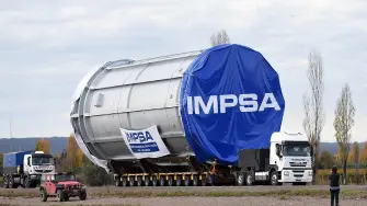 El Gobierno argentino privatizó la firma metalúrgica IMPSA, la primera desde que asumió el poder hace poco más de un año, cuyas acciones pasarán al consorcio estadounidense Industrial Adquisition Find, LLC (IAF), siendo su principal socio Arc Energy, se informó oficialmente la mañana de este miércoles.

Para más información del tema, visita: https://www.eleconomista.com.mx/empresas/milei-primera-privatizacion-metalurgica-impsa-pasa-manos-consorcio-estadounidense-20250108-741055.html

¡Síguenos en nuestras redes sociales para mantenerte informado!

Twitter: https://twitter.com/eleconomista 
Facebook: https://www.facebook.com/ElEconomista.mx
Instagram: https://www.instagram.com/eleconomistamx
LinkedIn: https://www.linkedin.com/company/el-economista/

#ElEconomista #EETV
