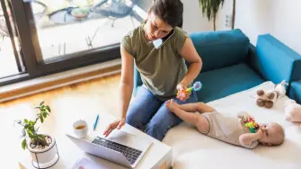 Los estereotipos en los roles de género detienen a las emprendedoras.