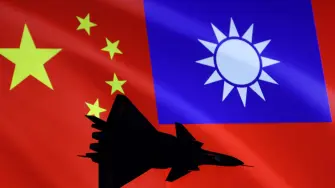 Las Fuerzas Armadas de Taiwán realizarán en sus maniobras anuales, previstas para el próximo verano, una simulación sobre un potencial ataque chino que, según el calendario oficial planteado en estos ejercicios, podría producirse en el año 2027.

Para más información del tema, visita: https://www.eleconomista.com.mx/internacionales/taiwan-simulara-respuesta-potencial-invasion-china-20250319-751119.html

¡Síguenos en nuestras redes sociales para mantenerte informado!

Twitter: https://twitter.com/eleconomista 
Facebook: https://www.facebook.com/ElEconomista.mx
Instagram: https://www.instagram.com/eleconomistamx
LinkedIn: https://www.linkedin.com/company/el-economista/

#ElEconomista #EETV