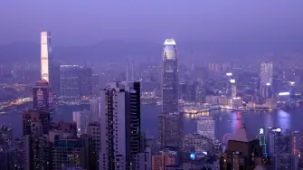 El fin de semana, el gobierno de China anunció que continuará su plan para impulsar el comercio multilateral, e inyectó confianza a los inversionistas para enfrentar la ola “proteccionista” que implementa Trump con el mundo.

Para más información del tema, visita: https://www.eleconomista.com.mx/empresas/honk-kong-busca-ampliar-relacion-comercial-mexico-medio-amenazas-arancelarias-20250324-751807.html

¡Síguenos en nuestras redes sociales para mantenerte informado!

Twitter: https://twitter.com/eleconomista 
Facebook: https://www.facebook.com/ElEconomista.mx
Instagram: https://www.instagram.com/eleconomistamx
LinkedIn: https://www.linkedin.com/company/el-economista/

#ElEconomista #EETV