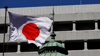 Este gravamen ha quedado en suspenso durante mes y medio, pero Estados Unidos aún aplica uno del 10 por ciento que se suma a los ya en vigor sobre acero, aluminio y vehículos.