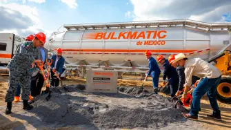 Colocación de primera piedra de la terminal intermodal de Bulkmatic de México, en el municipio de Pesquería.