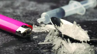 Más de un millón de estadounidenses han muerto por sobredosis de drogas durante las dos últimas décadas.

Para más información del tema, visita: https://www.eleconomista.com.mx/internacionales/muertes-sobredosis-eu-caen-nivel-5-anos-cuantos-decesos-hay-fentanilo-20250514-759046.html

¡Síguenos en nuestras redes sociales para mantenerte informado!

Twitter: https://twitter.com/eleconomista 
Facebook: https://www.facebook.com/ElEconomista.mx
Instagram: https://www.instagram.com/eleconomistamx
LinkedIn: https://www.linkedin.com/company/el-economista/

#ElEconomista #EETV