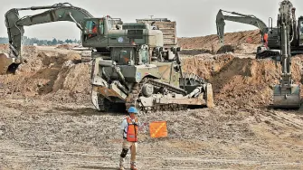 El gasto en capital total cayó 4.9% interanual arrastrado por un desplome de 22.4% de su componente público; excluyendo el pandémico 2020, se trata del peor dinamismo desde el 2009.


Para más información del tema, visita: https://www.eleconomista.com.mx/empresas/apreton-gasto-publico-tira-inversion-fija-primer-trimestre-20250604-762214.html

¡Síguenos en nuestras redes sociales para mantenerte informado!

Twitter: https://twitter.com/eleconomista 
Facebook: https://www.facebook.com/ElEconomista.mx
Instagram: https://www.instagram.com/eleconomistamx
LinkedIn: https://www.linkedin.com/company/el-economista/

#ElEconomista #EETV