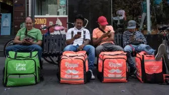 Este cálculo será la base para determinar si un trabajador tiene derecho al IMSS y cuánto deben pagar las plataformas y el propio trabajador para cubrir su seguridad social.

Para más información del tema, visita: https://www.eleconomista.com.mx/capital-humano/tendran-trabajadores-plataformas-ingreso-neto-mensual-limita-acceso-seguridad-social-20250629-765796.html

¡Síguenos en nuestras redes sociales para mantenerte informado!

Twitter: https://twitter.com/eleconomista 
Facebook: https://www.facebook.com/ElEconomista.mx
Instagram: https://www.instagram.com/eleconomistamx
LinkedIn: https://www.linkedin.com/company/el-economista/
T

#ElEconomista #EETV