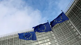 Bruselas piensa también en diseñar una 'hoja de ruta' de tecnología cuántica en el espacio con la Agencia Espacial Europea y contribuir a la estrategia de tecnología europea en materia de armamento.