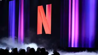 La facturación de la plataforma de streaming aumentó un 16% hasta los 11,100 millones de dólares en el trimestre que finalizó el 30 de junio, superando las estimaciones de analistas y la misma compañía.

Para más información del tema, visita: https://www.eleconomista.com.mx/mercados/ganancias-netflix-aumentan-45-alza-precios-suscripcion-20250717-768682.html

¡Síguenos en nuestras redes sociales para mantenerte informado!

Twitter: https://twitter.com/eleconomista 
Facebook: https://www.facebook.com/ElEconomista.mx
Instagram: https://www.instagram.com/eleconomistamx
LinkedIn: https://www.linkedin.com/company/el-economista/

#ElEconomista #EETV #Netflix