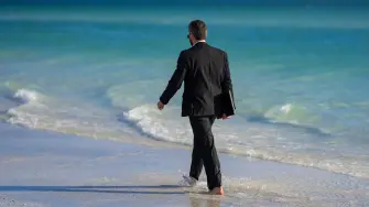 Pese a la mejora en las vacaciones laborales, los mexicanos siguen sin descansar.