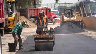 La vialidad en Iztapalapa reabrió este sábado tras días de carga vehicular y desvíos.

Para más información del tema, visita: https://www.eleconomista.com.mx/politica/socavon-calzada-ignacio-zaragoza-preven-reapertura-semana-cierre-20250830-775018.html

¡Síguenos en nuestras redes sociales para mantenerte informado!

Twitter: https://twitter.com/eleconomista 
Facebook: https://www.facebook.com/ElEconomista.mx
Instagram: https://www.instagram.com/eleconomistamx
LinkedIn: https://www.linkedin.com/company/el-economista/
T

#ElEconomista #EETV