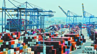 La brecha comercial se disparó un 32.5%, hasta 78,300 millones de dólares, según informó el jueves la Oficina de Análisis Económico del Departamento de Comercio.

Para más información del tema, visita: https://www.eleconomista.com.mx/economia/deficit-comercial-eu-aumenta-julio-alza-importaciones-20250904-775717.html

¡Síguenos en nuestras redes sociales para mantenerte informado!

Twitter: https://twitter.com/eleconomista 
Facebook: https://www.facebook.com/ElEconomista.mx
Instagram: https://www.instagram.com/eleconomistamx
LinkedIn: https://www.linkedin.com/company/el-economista/

#ElEconomista #EETV